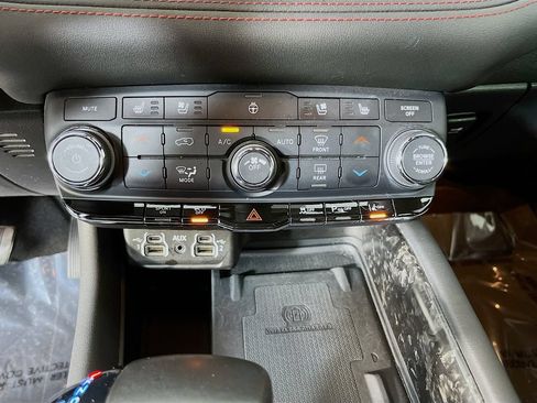Used 2024 Dodge Durango R/T AWD/4WD image 23