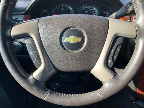 Used 2013 Chevrolet Avalanche LS image 23