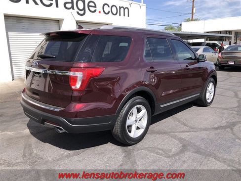 Used 2018 Ford Explorer XLT w/ Equipment Group 201A FWD image 8