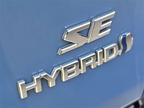 Used 2024 Toyota RAV4 SE image 8