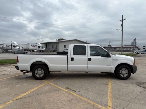 Used 2005 Ford F250 XL image 3