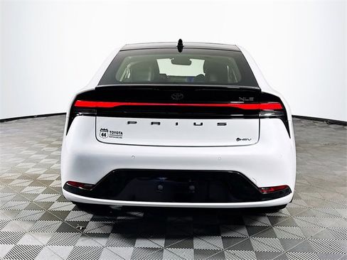 Certified 2024 Toyota Prius XLE image 7