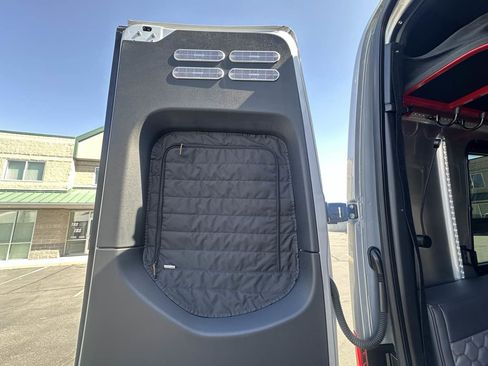 Used 2020 Mercedes-Benz Sprinter 3500 image 21