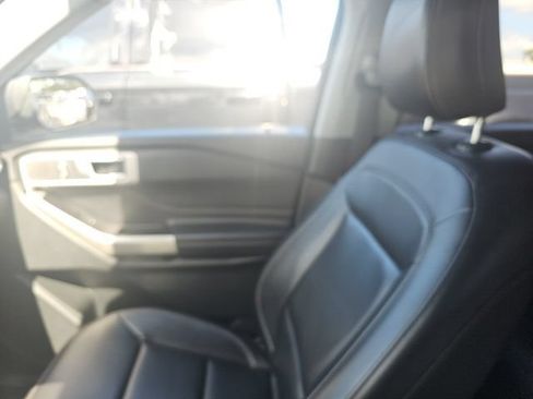 Certified 2021 Ford Explorer XLT w/ Equipment Group 202A RWD image 11