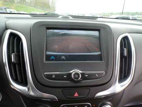 Used 2018 Chevrolet Equinox LT FWD image 24