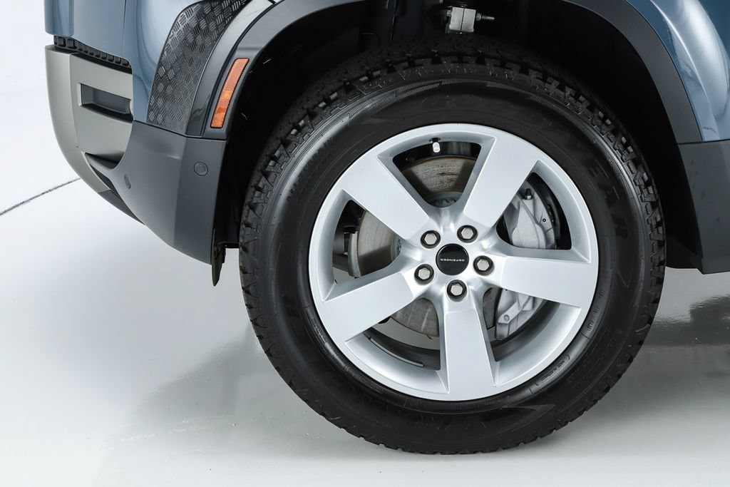 Used 2026 Land Rover Defender 110 S AWD/4WD image 43