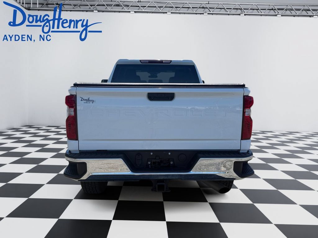 Used 2024 Chevrolet Silverado 2500 LT AWD/4WD image 4
