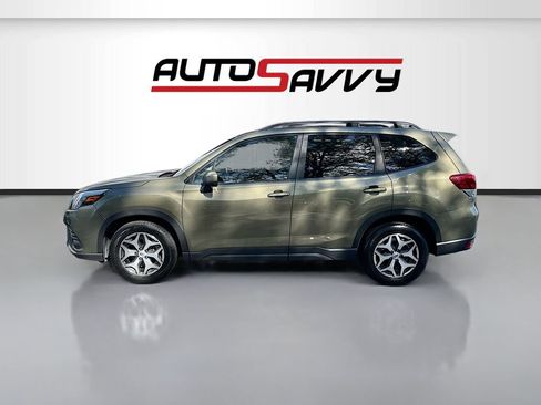 Used 2023 Subaru Forester Premium image 4