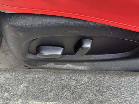 Used 2020 Chevrolet Camaro LT image 13