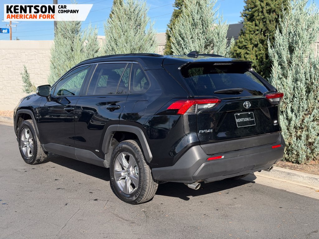 Used 2025 Toyota RAV4 LE AWD/4WD image 5