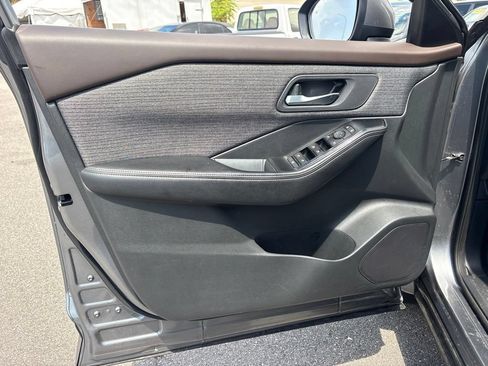 Used 2022 Nissan Rogue SV FWD image 10