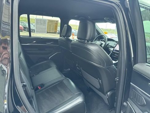 Used 2022 Jeep Grand Cherokee Trailhawk w/ Luxury Tech Group III AWD/4WD image 33