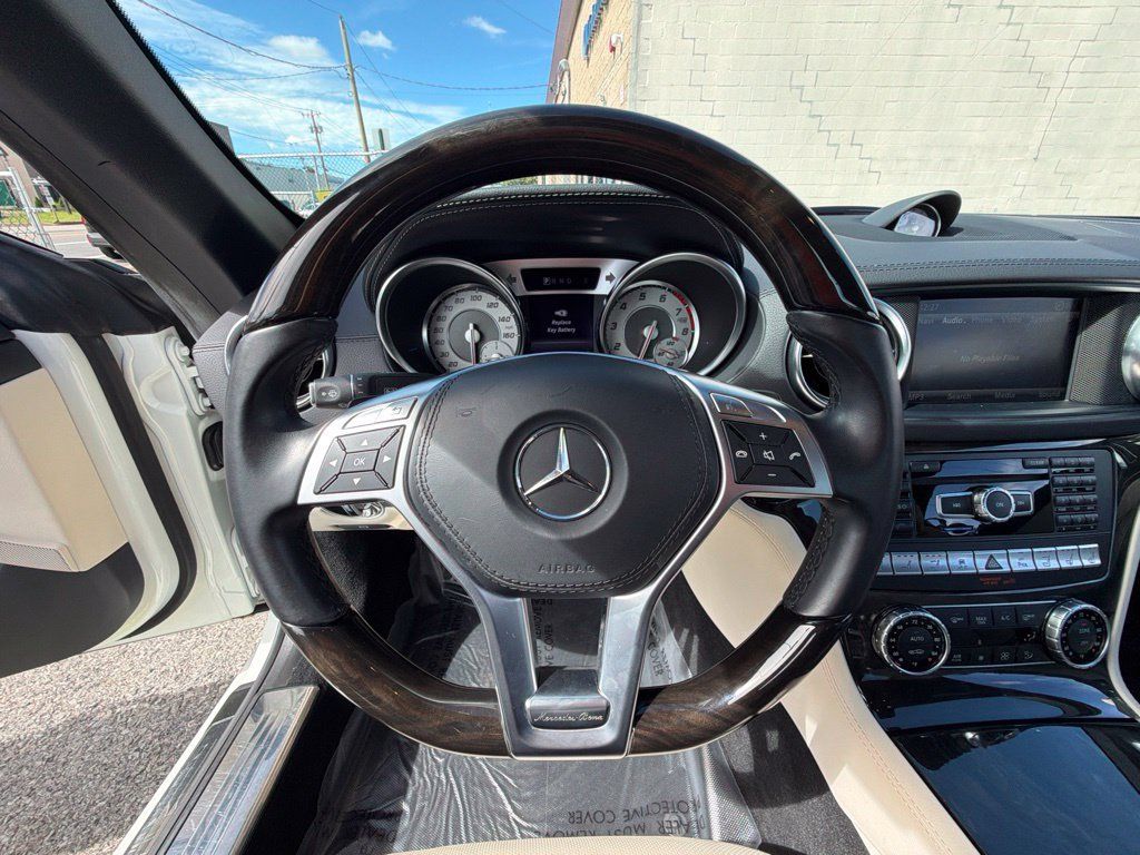 Used 2015 Mercedes-Benz SL 550 image 24