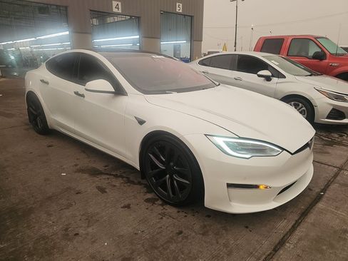 Used 2021 Tesla Model S Plaid image 3