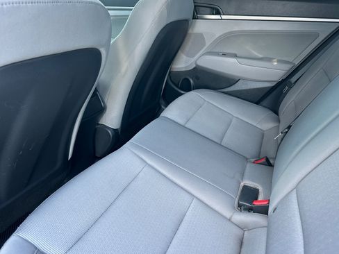 Used 2018 Hyundai Elantra SEL FWD image 12
