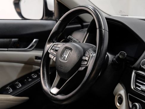 Used 2018 Honda Accord Touring image 20