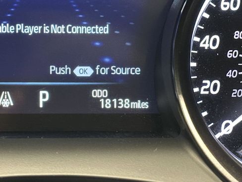 Used 2023 Toyota Camry SE image 19