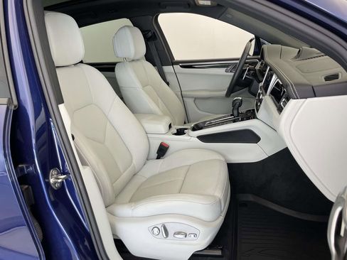 Used 2024 Porsche Macan image 22