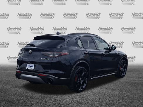 Used 2024 Alfa Romeo Stelvio Ti w/ Performance Driving Package image 9