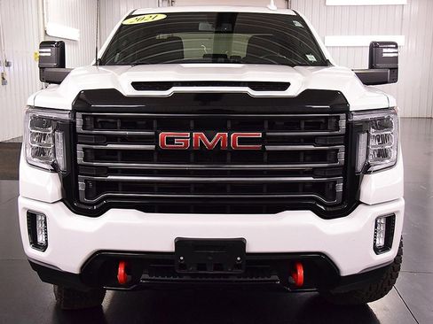 Used 2021 GMC Sierra 2500 AT4 image 2
