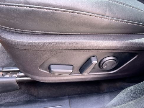 Certified 2025 Kia Soul LX w/ LX Technology Package FWD image 12
