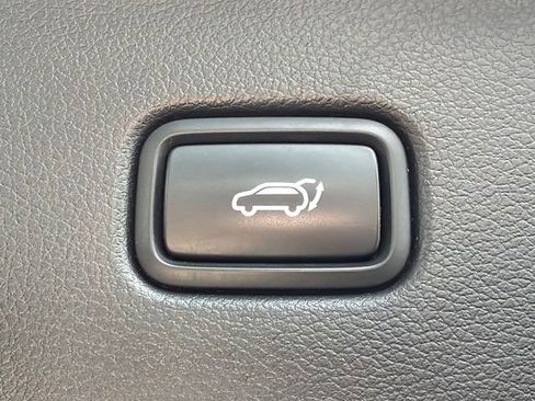 Used 2021 Hyundai Palisade Limited FWD image 19