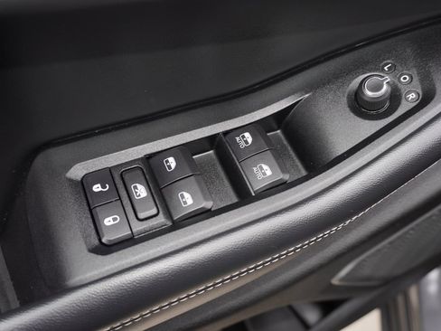 Used 2022 Jeep Grand Cherokee L Laredo image 17