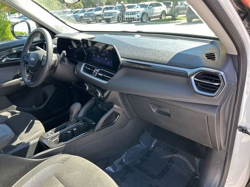 Used 2024 Chevrolet TrailBlazer LT image 52