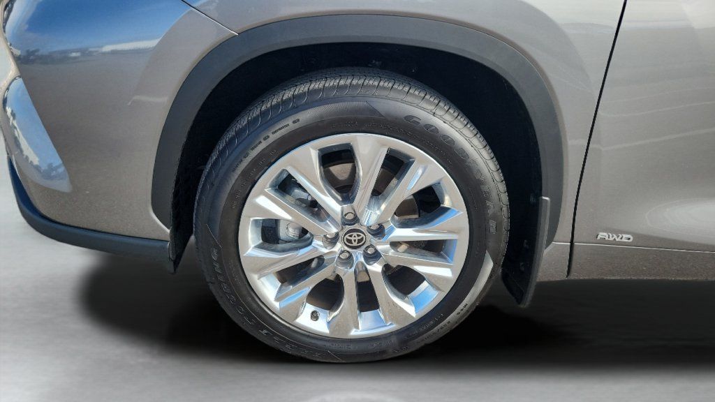 Used 2026 Toyota Highlander Limited AWD/4WD image 27