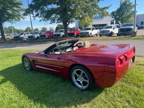Used 2004 Chevrolet Corvette Convertible w/ Preferred Equipment Group RWD image 10