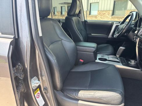 Used 2011 Toyota 4Runner Limited w/ Convenience Pkg AWD/4WD image 50