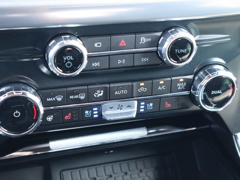 New 2025 Ford F150 Lariat w/ Equipment Group 502A High image 28