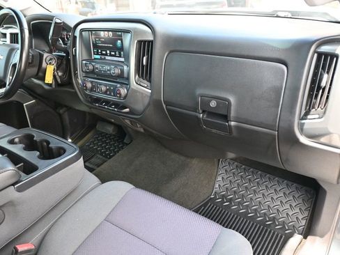 Used 2018 Chevrolet Silverado 1500 LT w/ LPO, Black Pack RWD image 10