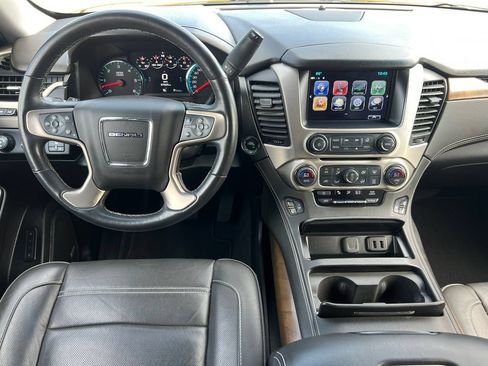 Used 2019 GMC Yukon Denali w/ Denali Ultimate Package AWD/4WD image 2