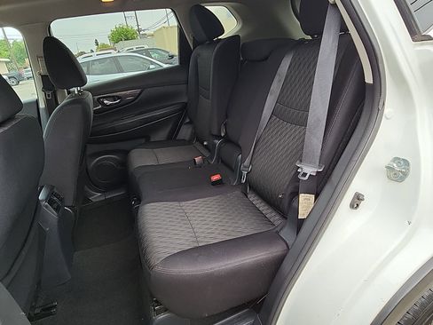 Used 2018 Nissan Rogue SV w/ Sun & Sound Touring Package image 25