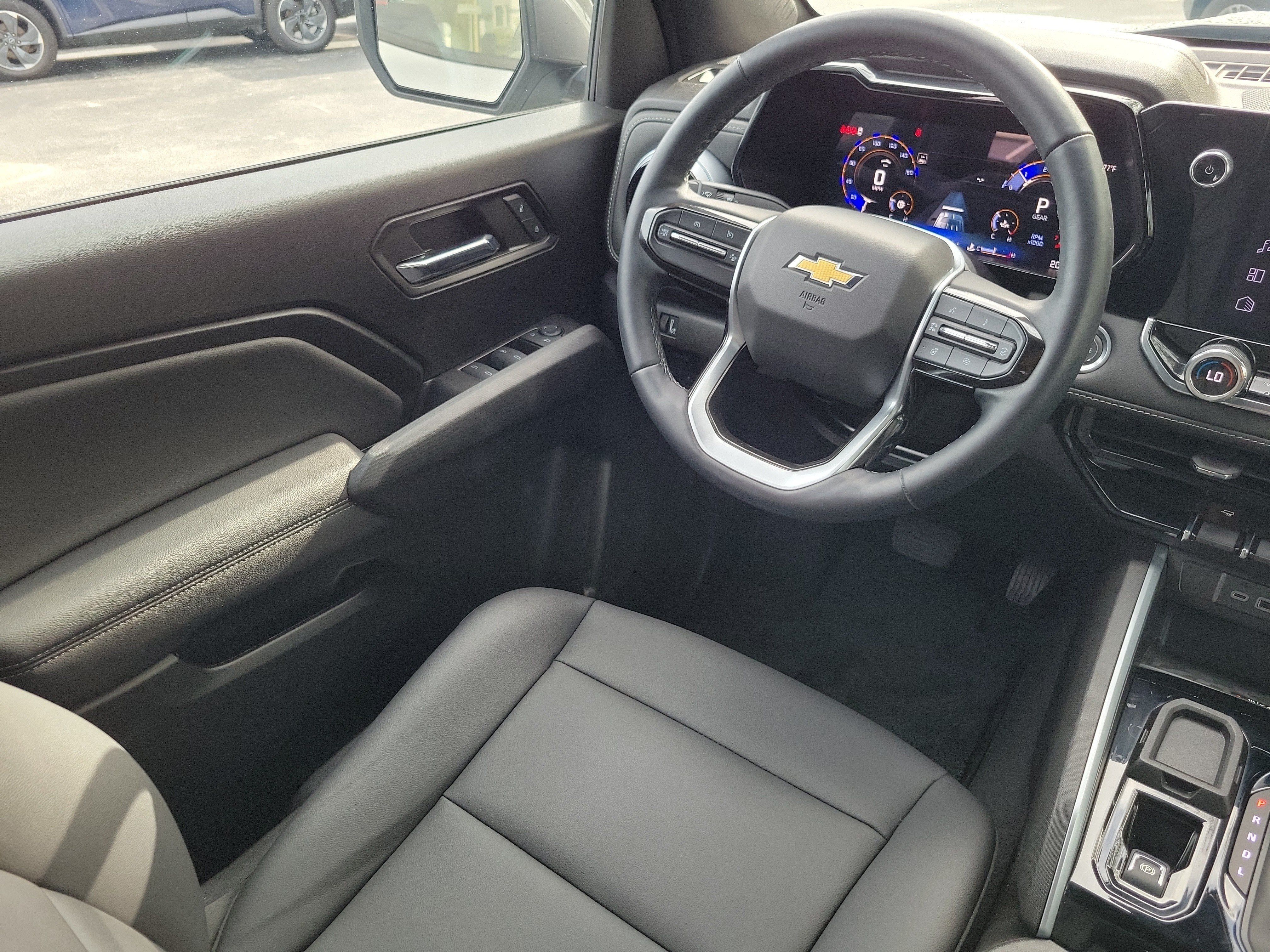 Used 2024 Chevrolet Colorado LT w/ LT Convenience Package III RWD image 25