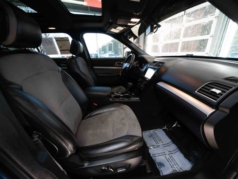 Used 2017 Ford Explorer XLT w/ Equipment Group 202A image 27