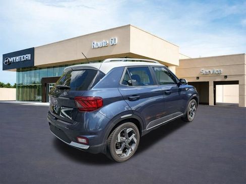 Certified 2023 Hyundai Venue Limited w/ Cargo Package FWD image 4