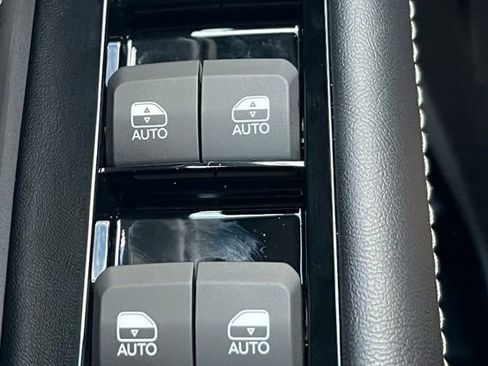 New 2025 Jeep Wagoneer L Series II image 7