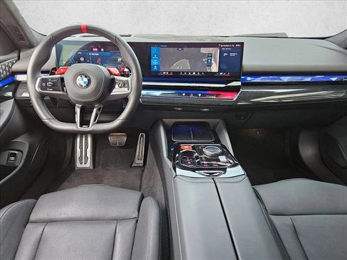 Used 2025 BMW M5 Touring image 17