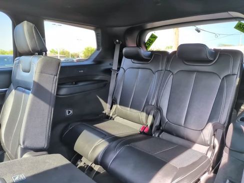 Used 2023 Jeep Grand Cherokee L Overland w/ MOPAR Finishing Package AWD/4WD image 16