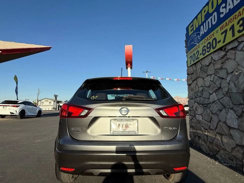 Used 2017 Nissan Rogue Sport SV w/ SV Premium Package image 6