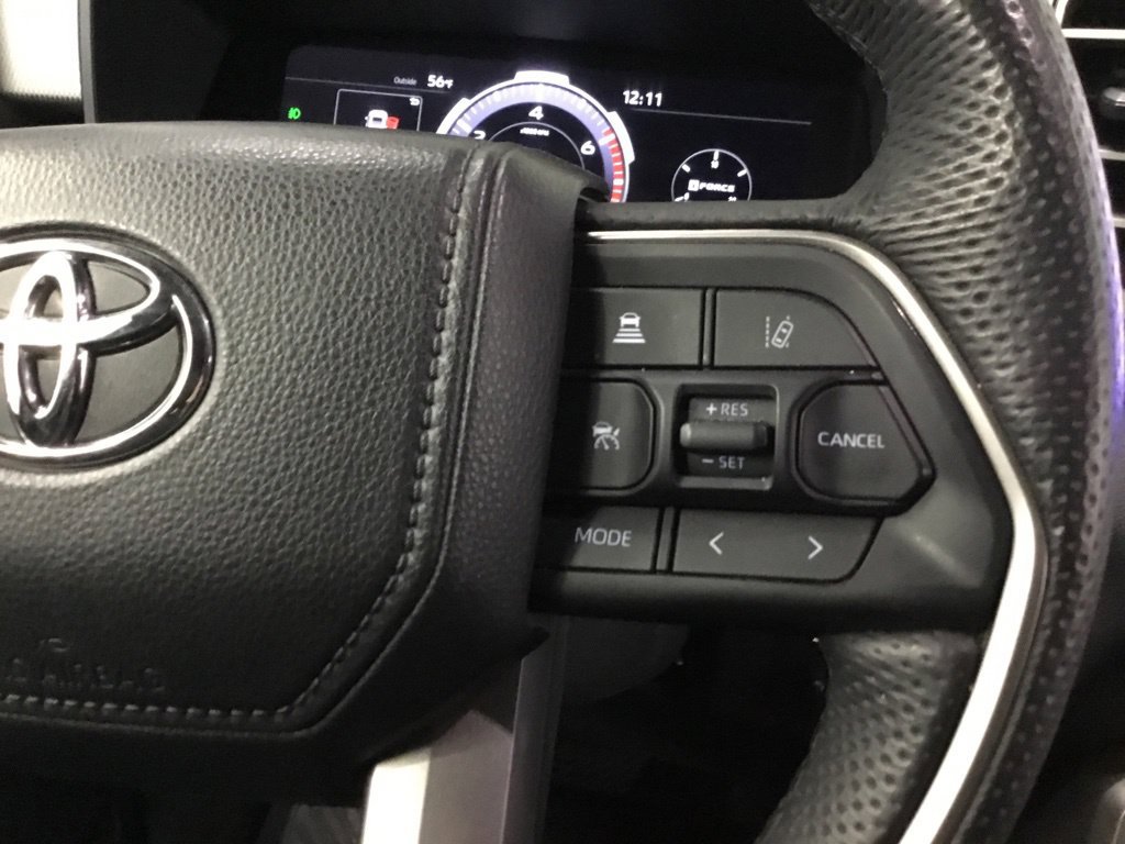 Used 2025 Toyota Tundra Limited AWD/4WD image 36