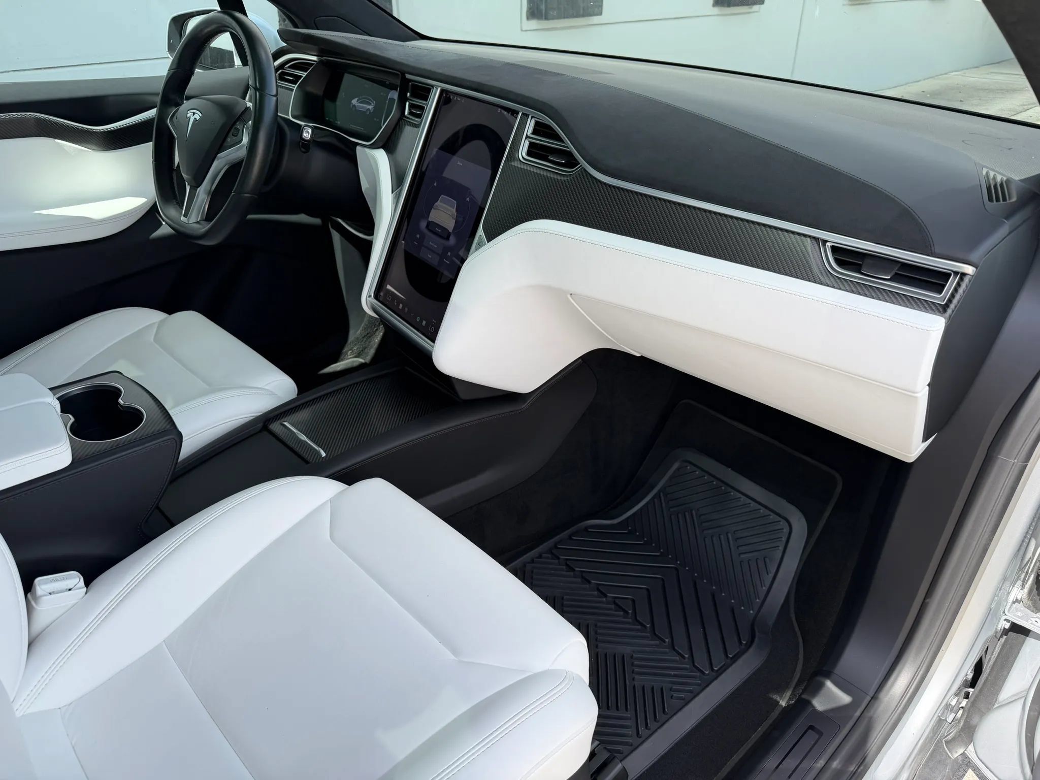 Used 2017 Tesla Model X 75D AWD/4WD image 17