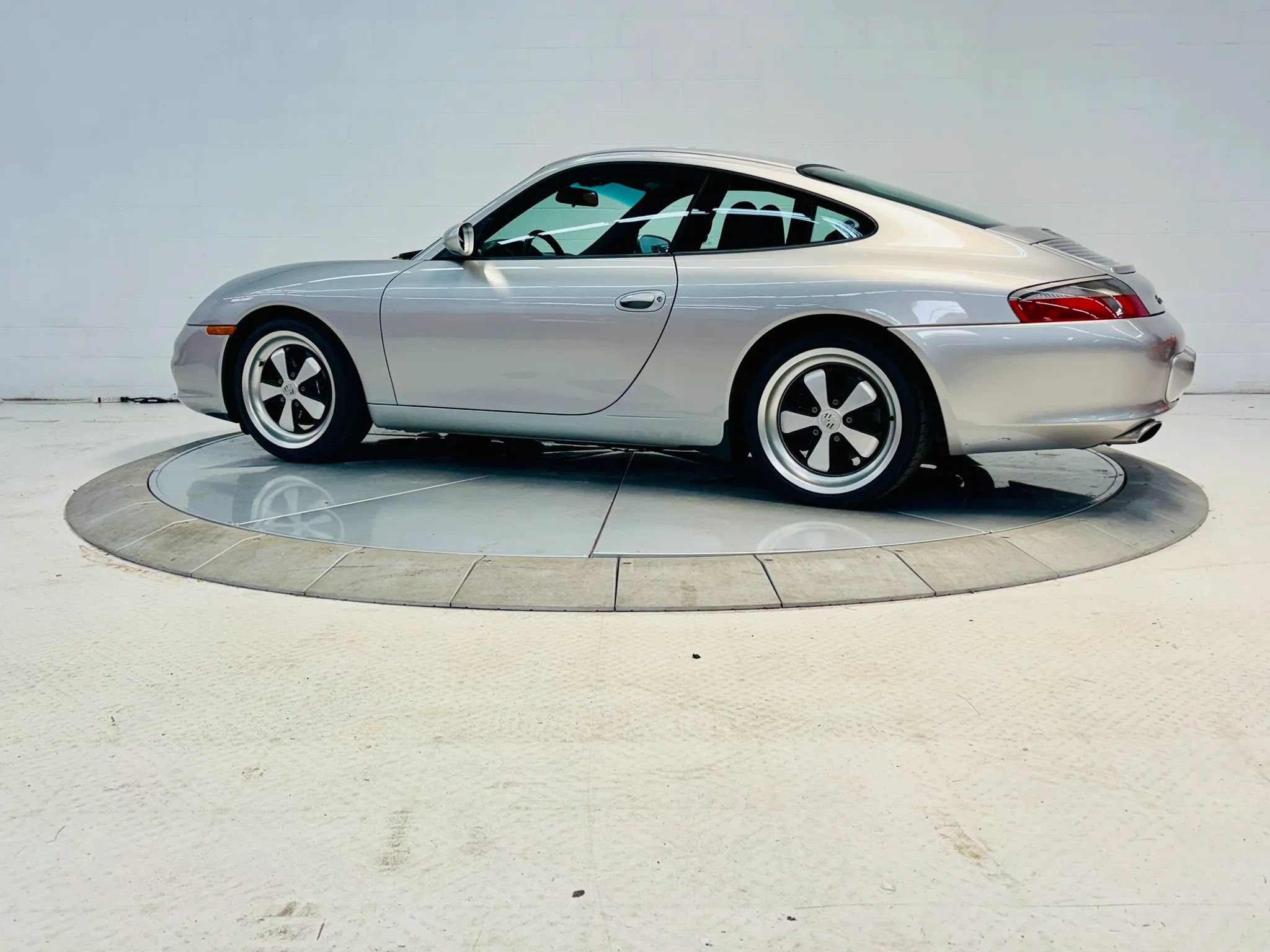 Used 2002 Porsche 911 GT3 RS image 31