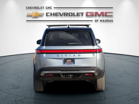 Used 2023 Rivian R1S Adventure image 4