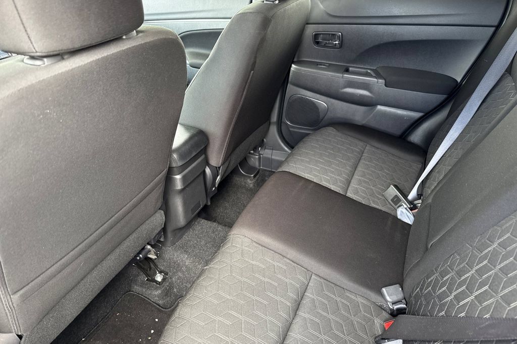 Used 2025 Mitsubishi Outlander Sport ES AWD/4WD image 15