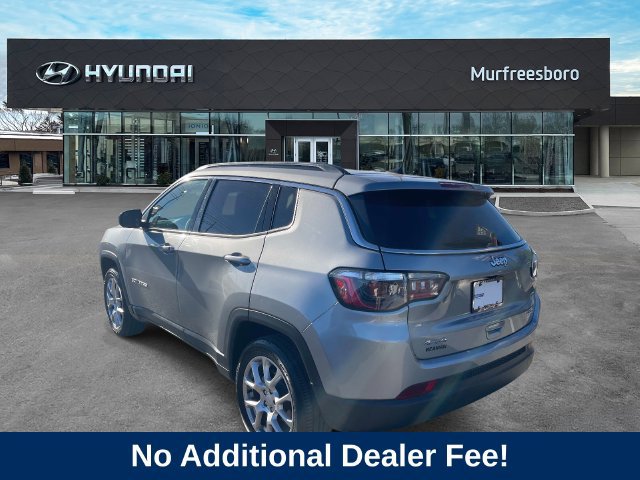 Used 2023 Jeep Compass Latitude AWD/4WD image 3