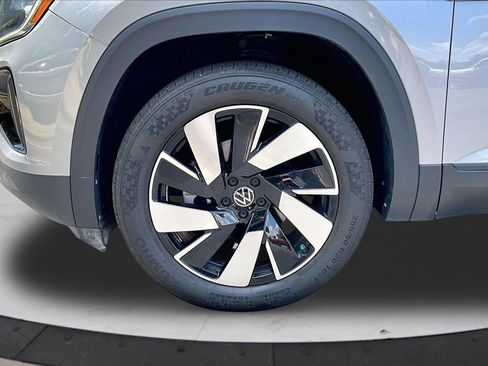 Used 2024 Volkswagen Atlas Cross Sport SE AWD/4WD image 31