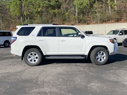 Used 2021 Toyota 4Runner SR5 Premium image 2